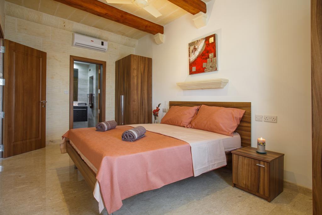 Carini Farmhouses Gharb  Room photo